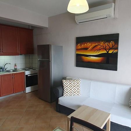 Θέα Μπροστά Στη Θάλασσα Apartment Nea Peramos  Exterior photo
